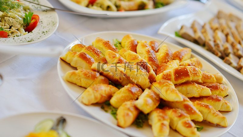 揭秘休闲食品批发代理加盟：费用构成与关键要素